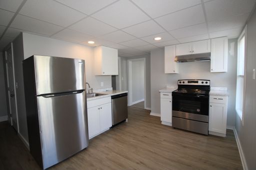 3 Bedroom Available with Office Space Close to Downtown Dover! – photo 1