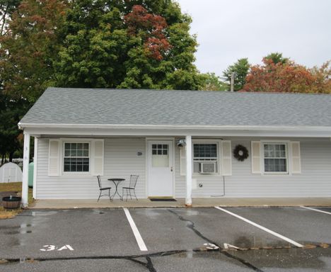 WINTER RENTAL! ALL UTILITIES INCLUDED! Cozy Fully Furnished 2 Bedroom Condo on Milton Pond