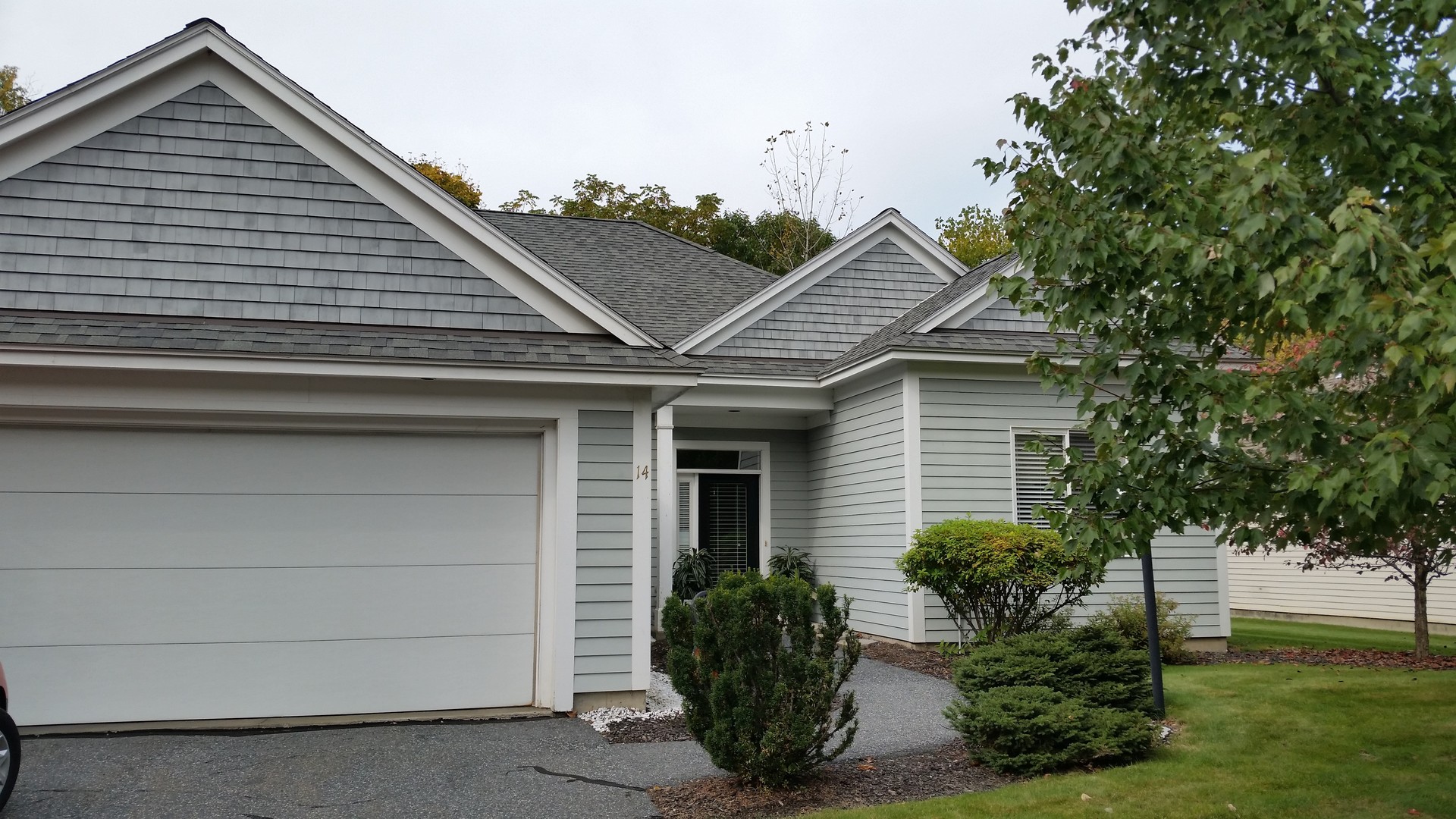 West Lebanon House: 14 Apple Blossom Drive