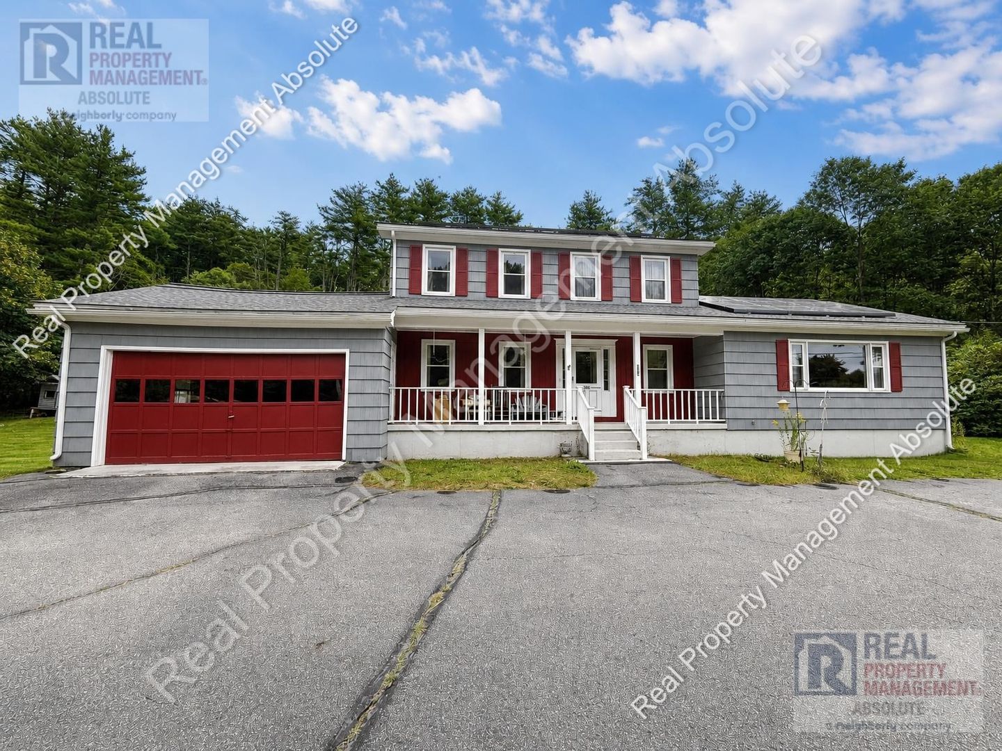 Pelham House: 324 Mammoth Rd