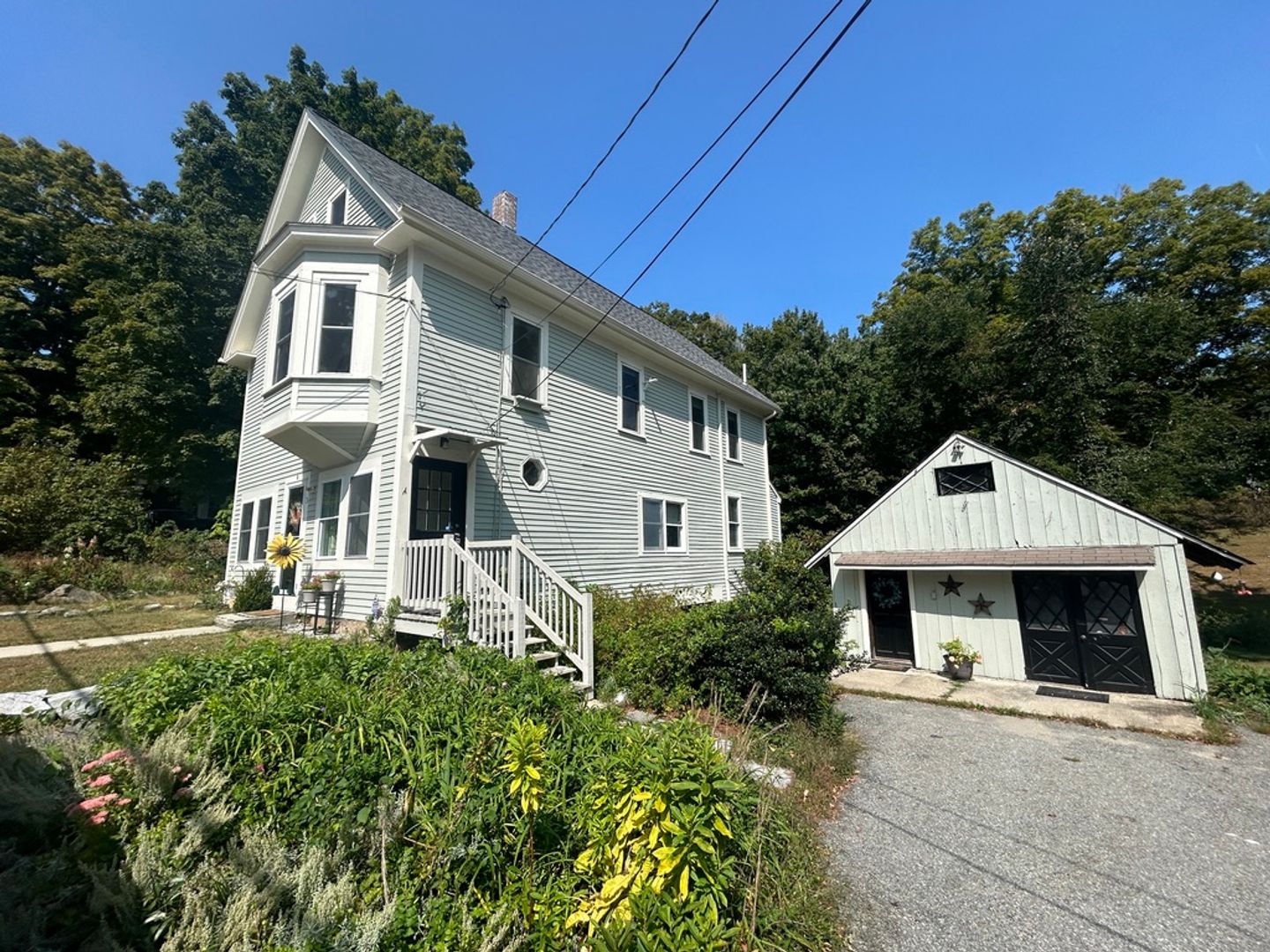 Brookline House: 3 Meetinghouse Hill Rd