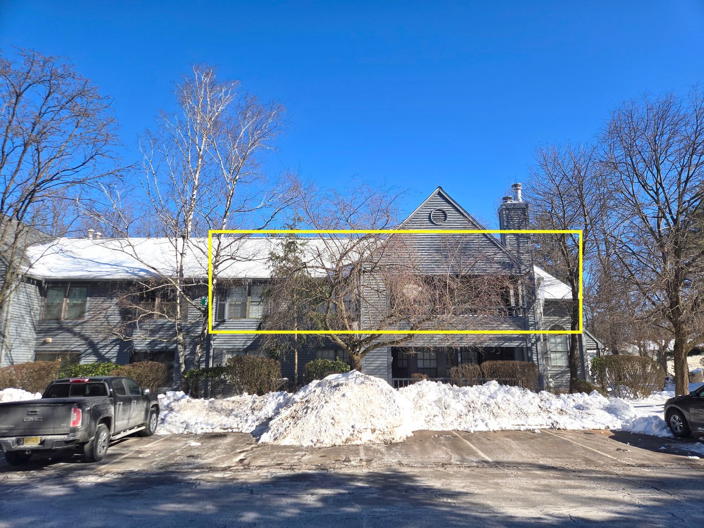 Edison Condo: 205 Woodhaven Drive