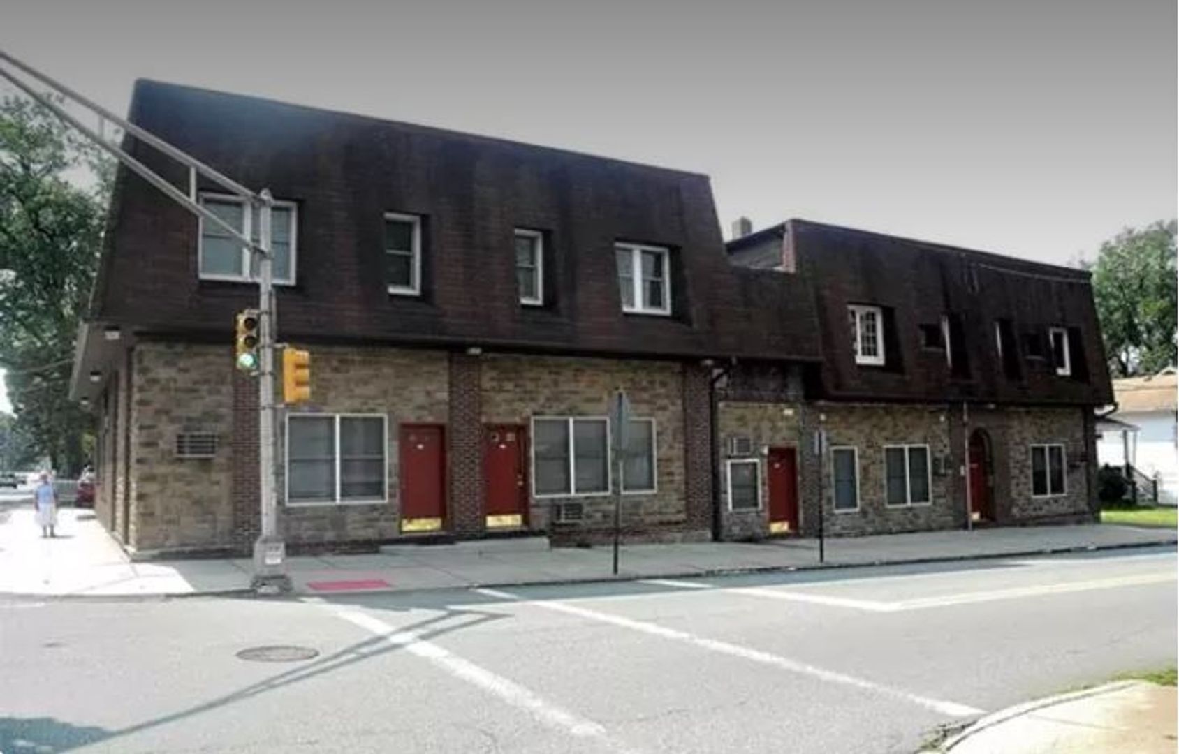 Dumont Apartment: 225 West Madison Avenue