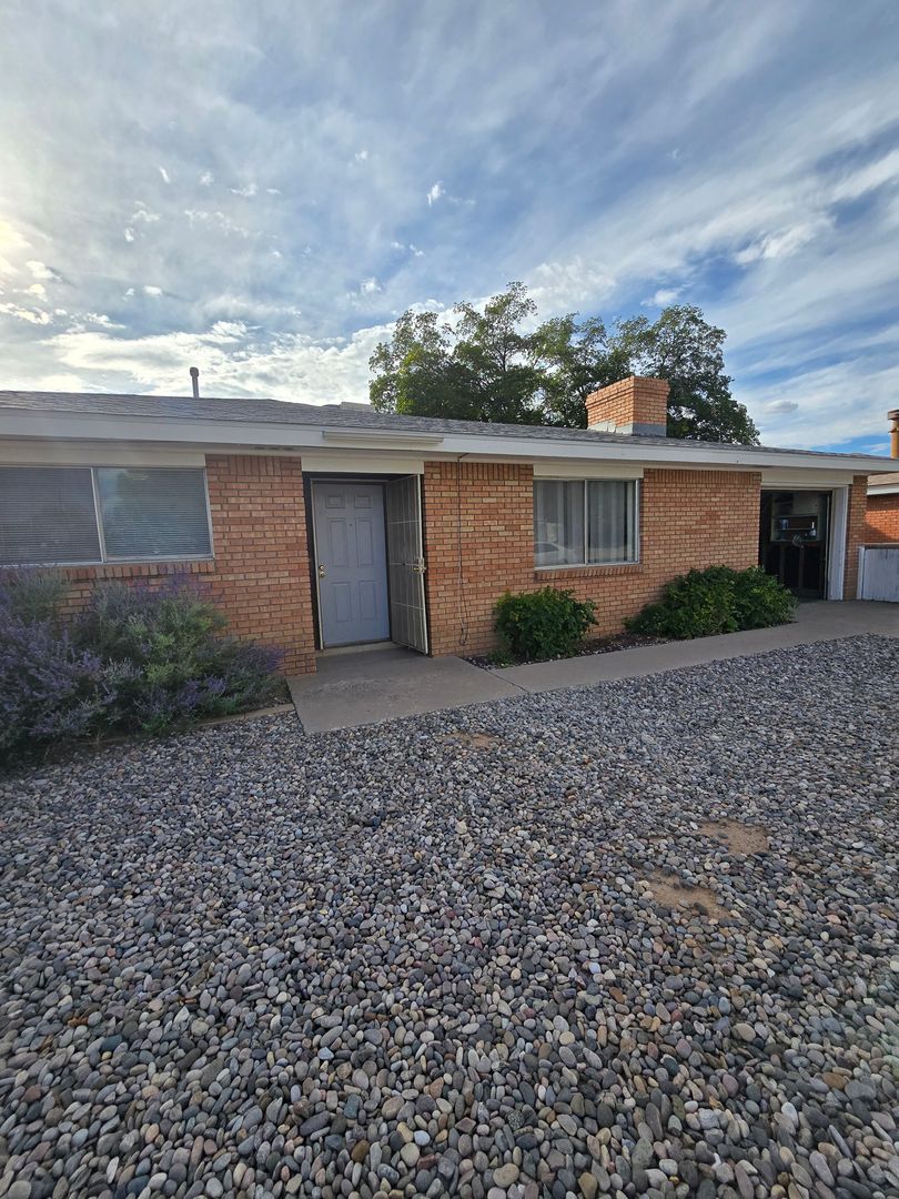 Albuquerque House: 2701 Pennsylvania Street NE UNIT A
