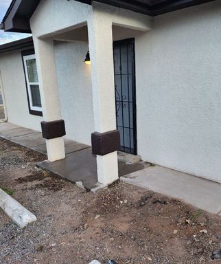 Beautiful 2 Bedroom 1 Bathroom Located in Belen, NM!! Showings available NOW!
