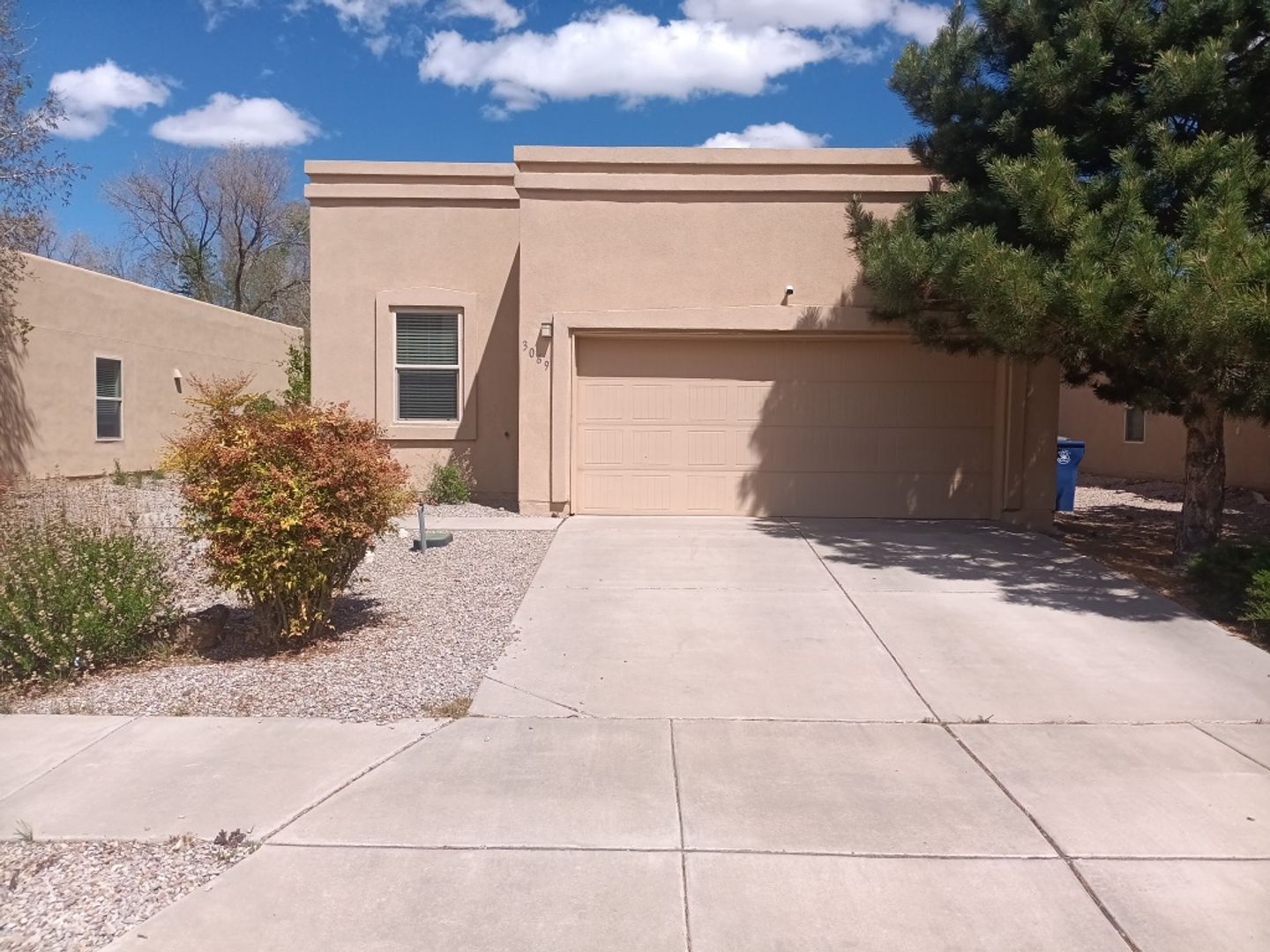 Santa Fe House: 3069 Primo Colores St