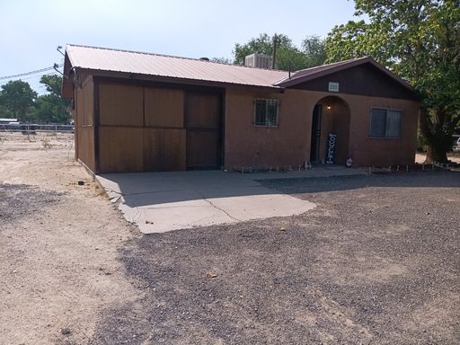 3 Bedroom, 2 Bathroom Home! Schedule a Showing! – photo 1