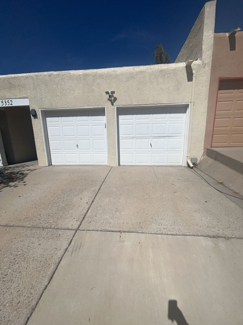 Albuquerque House: 5352 Thomas Pl NE
