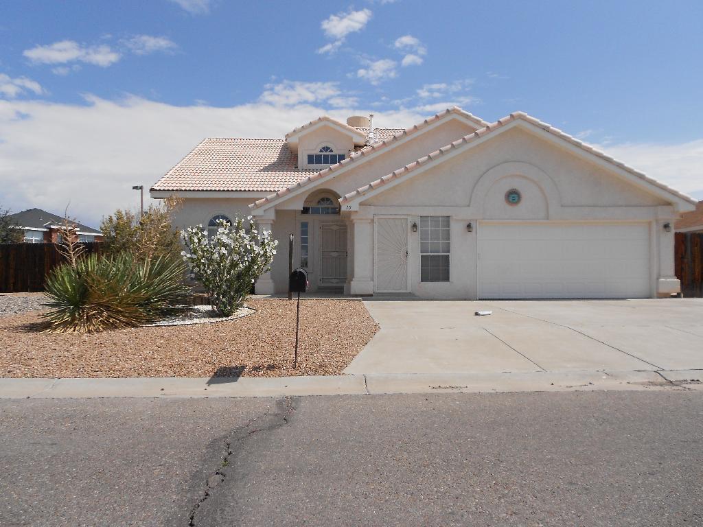 4 Bedroom, 2.5 Bathroom! Lovely Home in Los Lunas!