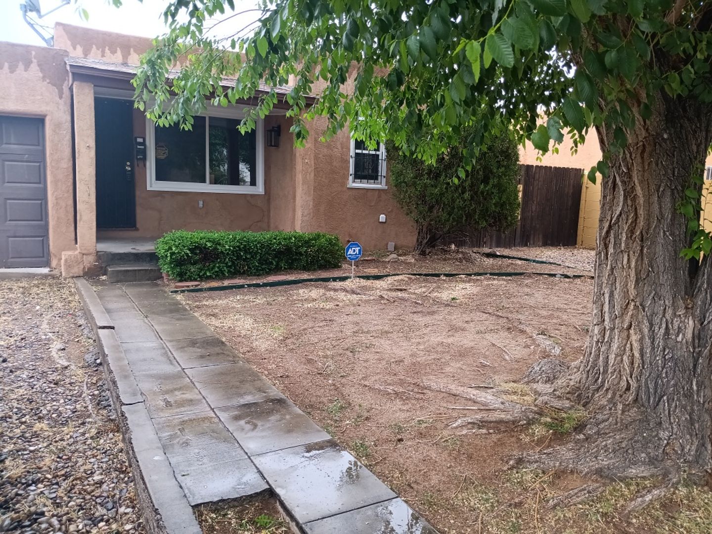 Albuquerque House: 230 Espanola St NE