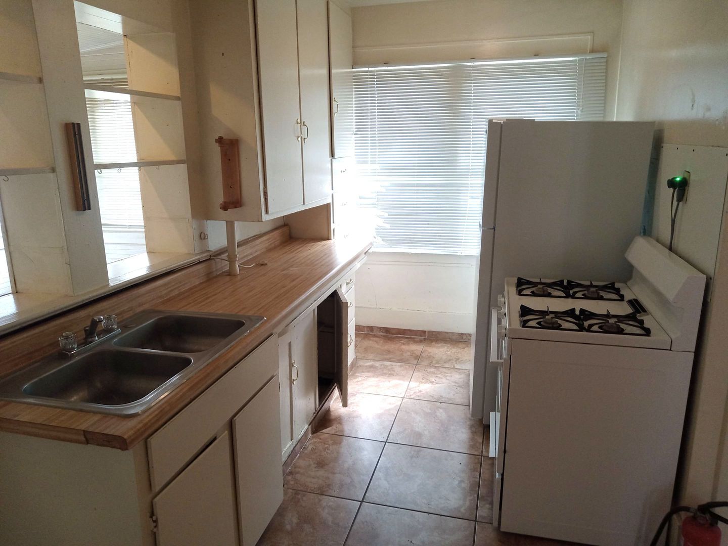 Albuquerque Apartment: 2129 Coal Ave SE