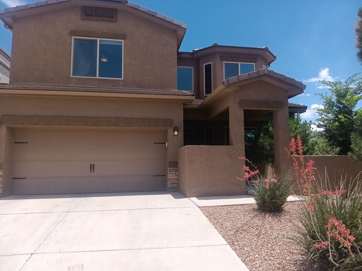 Albuquerque House: 8800 Globe St NW