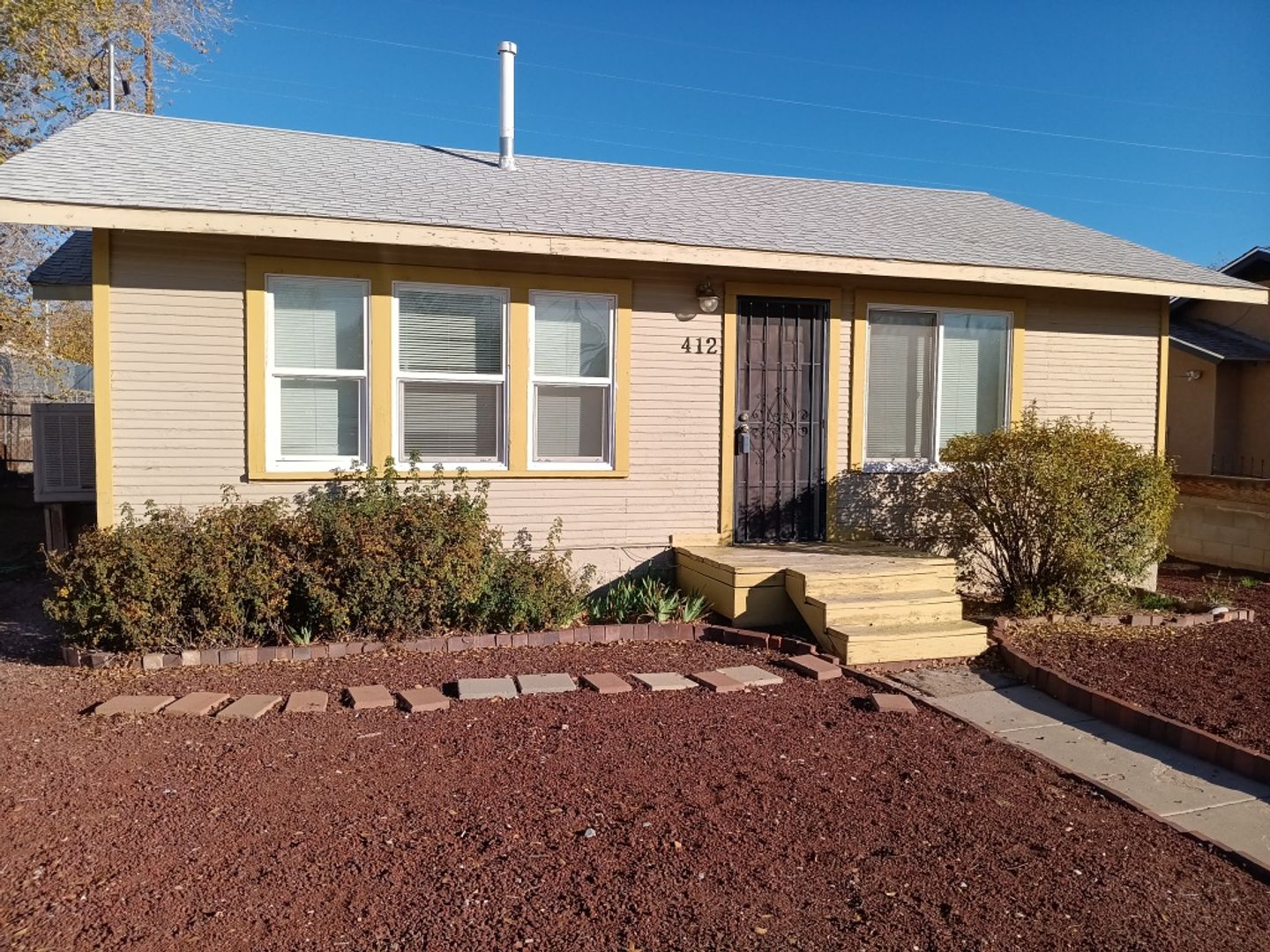 Albuquerque Apartment: 412 Harvard Dr SE