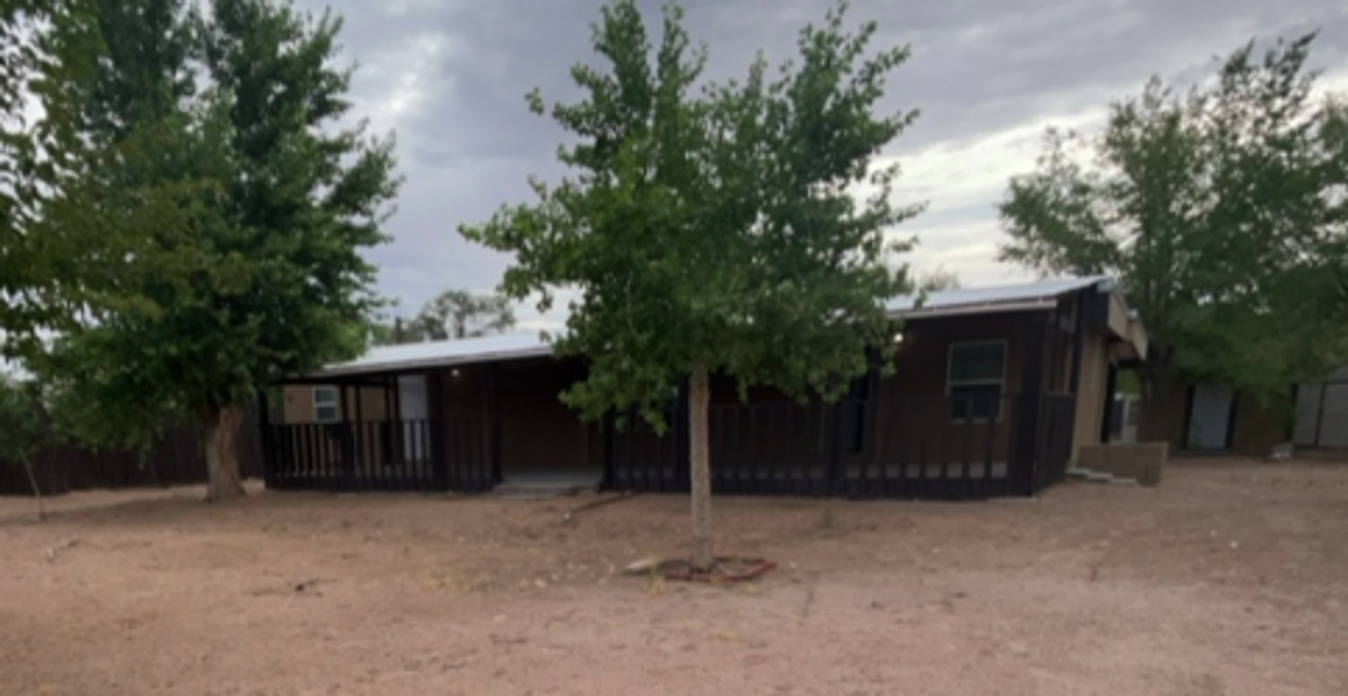 Los Lunas House: 4916 Moore Cir