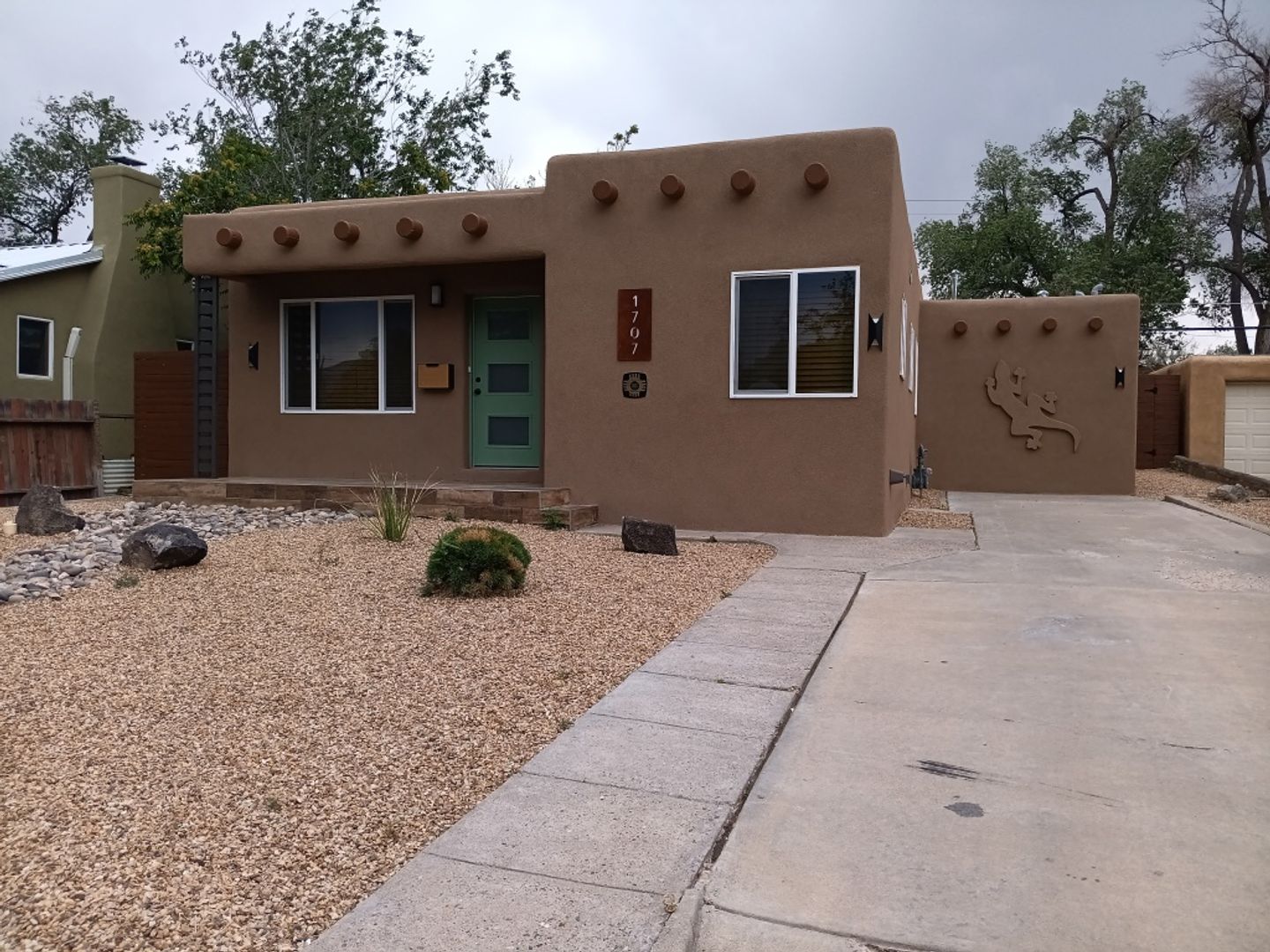 Albuquerque House: 1707 Anderson Pl SE