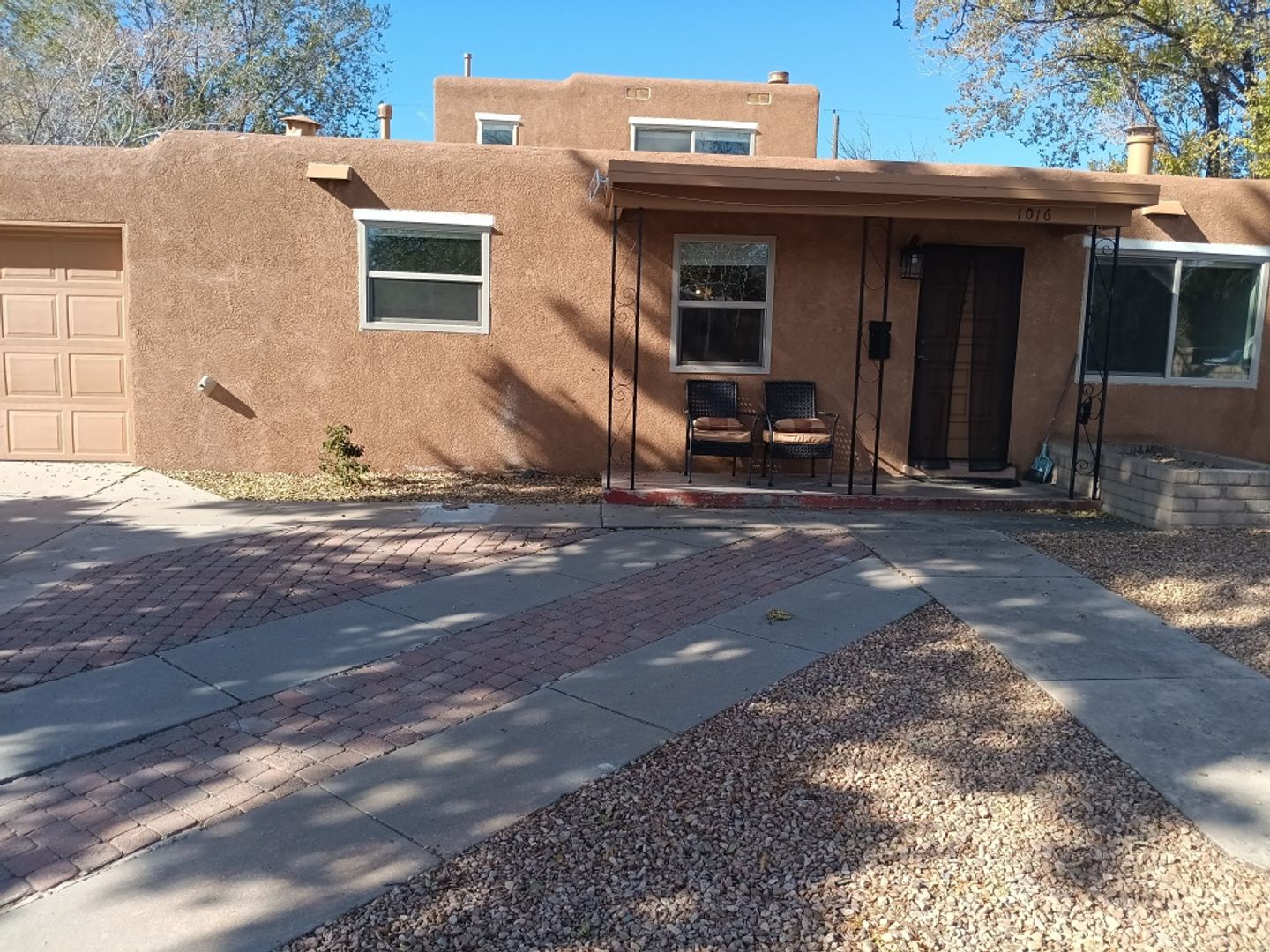Santa Fe House: 1016 Velarde Rd