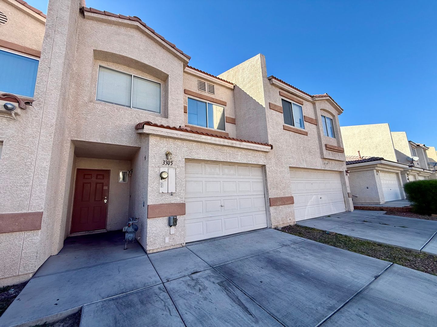 NORTH LAS VEGAS Townhome: 3305 CHEYENNE GARDENS WAY.