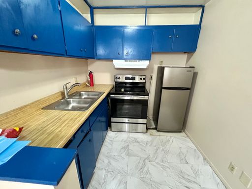 Cozy 1 Bedroom, 1 Bath Condo with Easy Freeway Access – photo 1