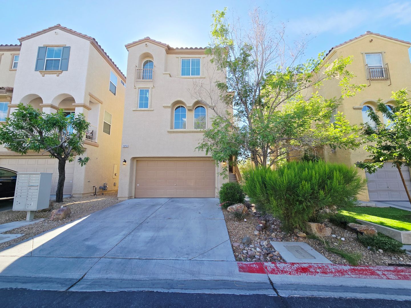 HENDERSON House: 10753 ACKERS DR