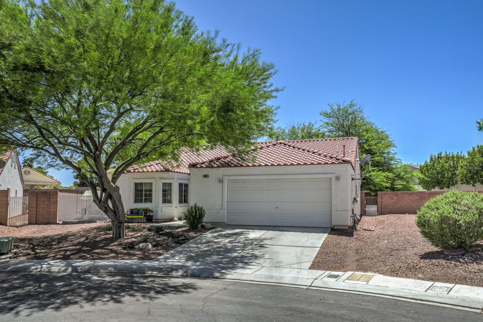 NORTH LAS VEGAS House: 2317 MOUNTAIN SUNSET AVE