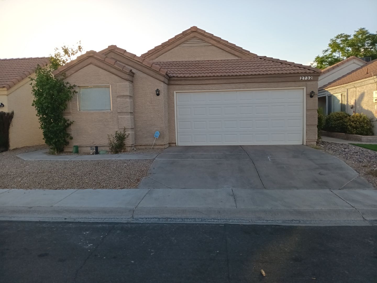 LAS VEGAS House: 2732 CATHEDRAL LN