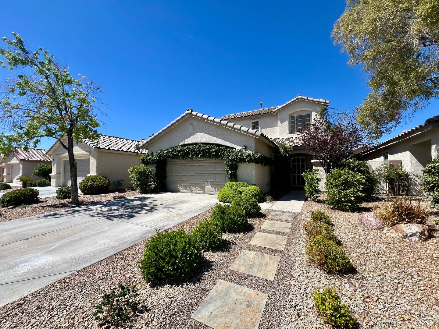 LAS VEGAS House: 3253 RIVER GLORIOUS LN