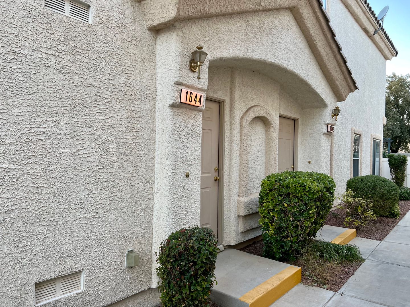 HENDERSON House: 1644 CLINT CANYON DR