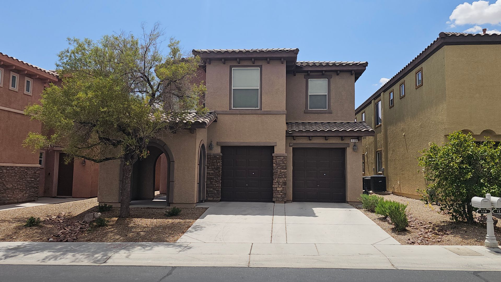 LAS VEGAS House: 119 HONORS COURSE