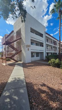 Bright 1-Bedroom Condo Near UNLV & The Strip
