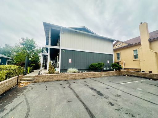 Mid-Town Remodel - Upstairs 1 Bedroom, 1 Bathroom – photo 1