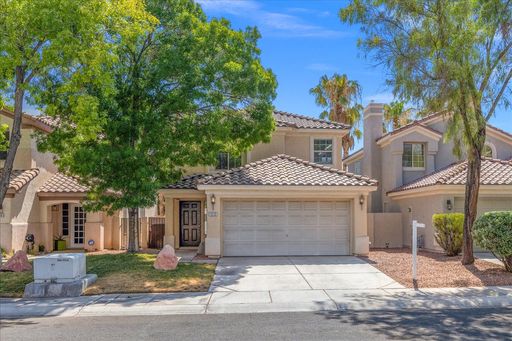 Gorgeous 4 Bedroom Home with Modern Feel in Summerlin – photo 1
