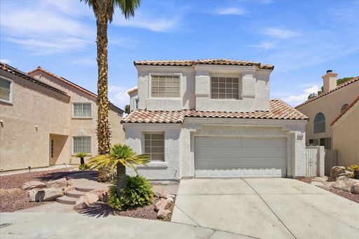 Bright & Spacious 4Bd Home with Vaulted Ceilings & Outdoor Kitchen – photo 1