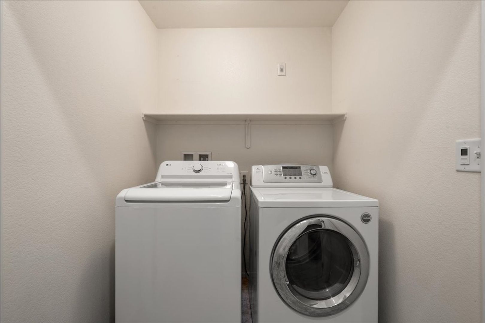 Laundry room at Townwall