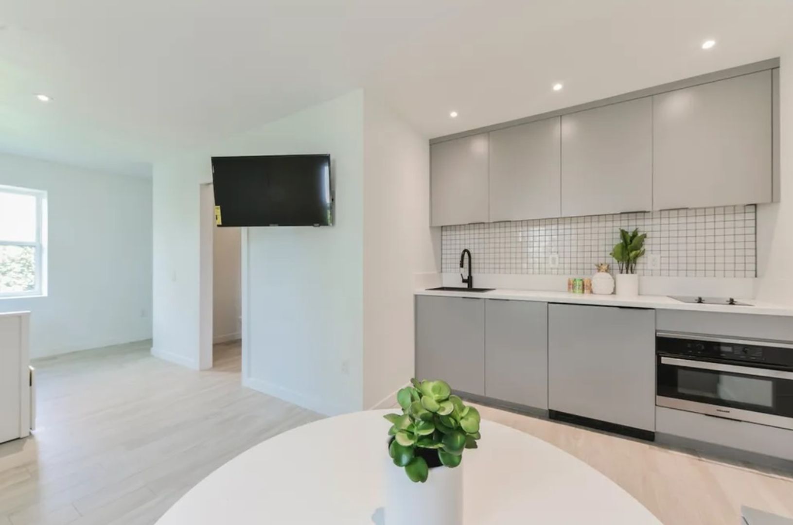 Las Vegas Apartment: 715 S 3rd St