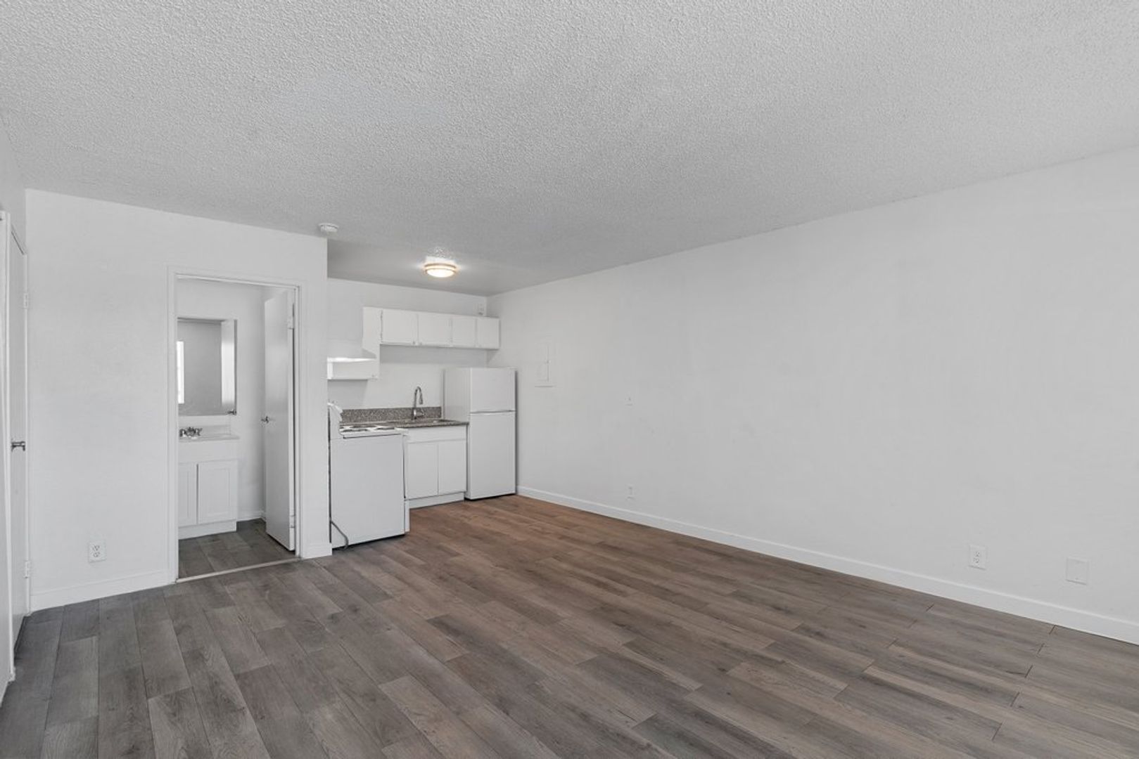 Las Vegas Apartment: 4330 Las Vegas Blvd N