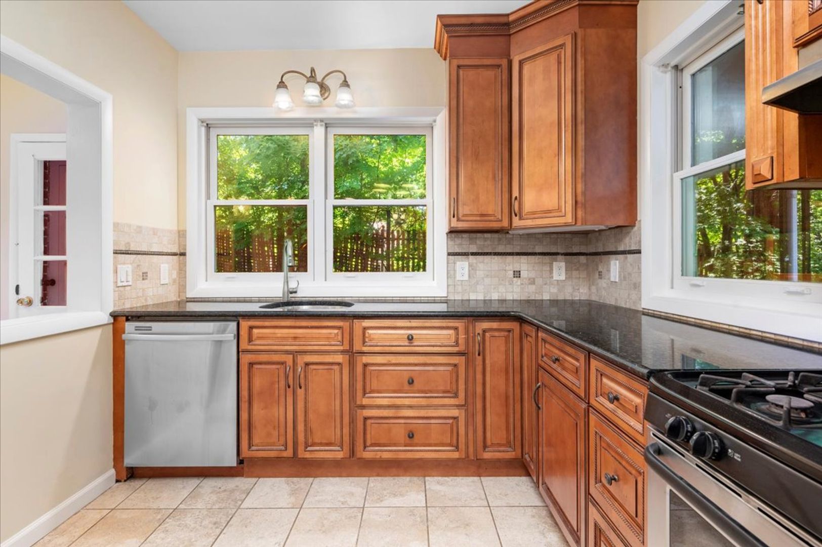 Pleasantville House: 79 Choate Lane