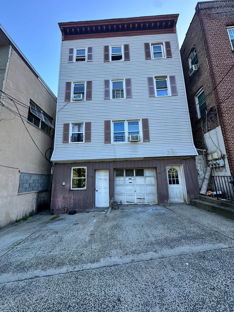 Ossining Apartment: 48 North Highland Avenue - Residential