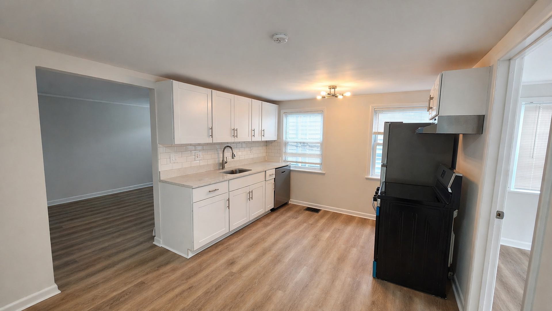 Pleasant Valley Apartment: 1 Maggiacomo Lane
