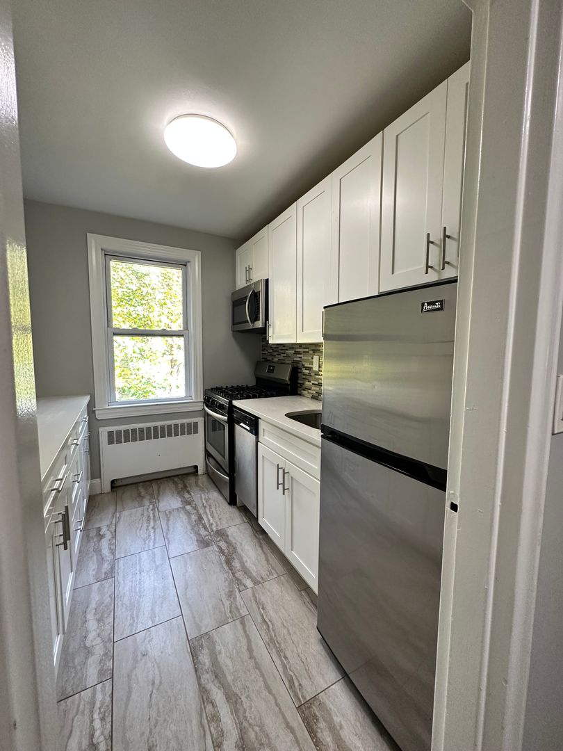 Ossining Apartment: 81 South Highland Avenue