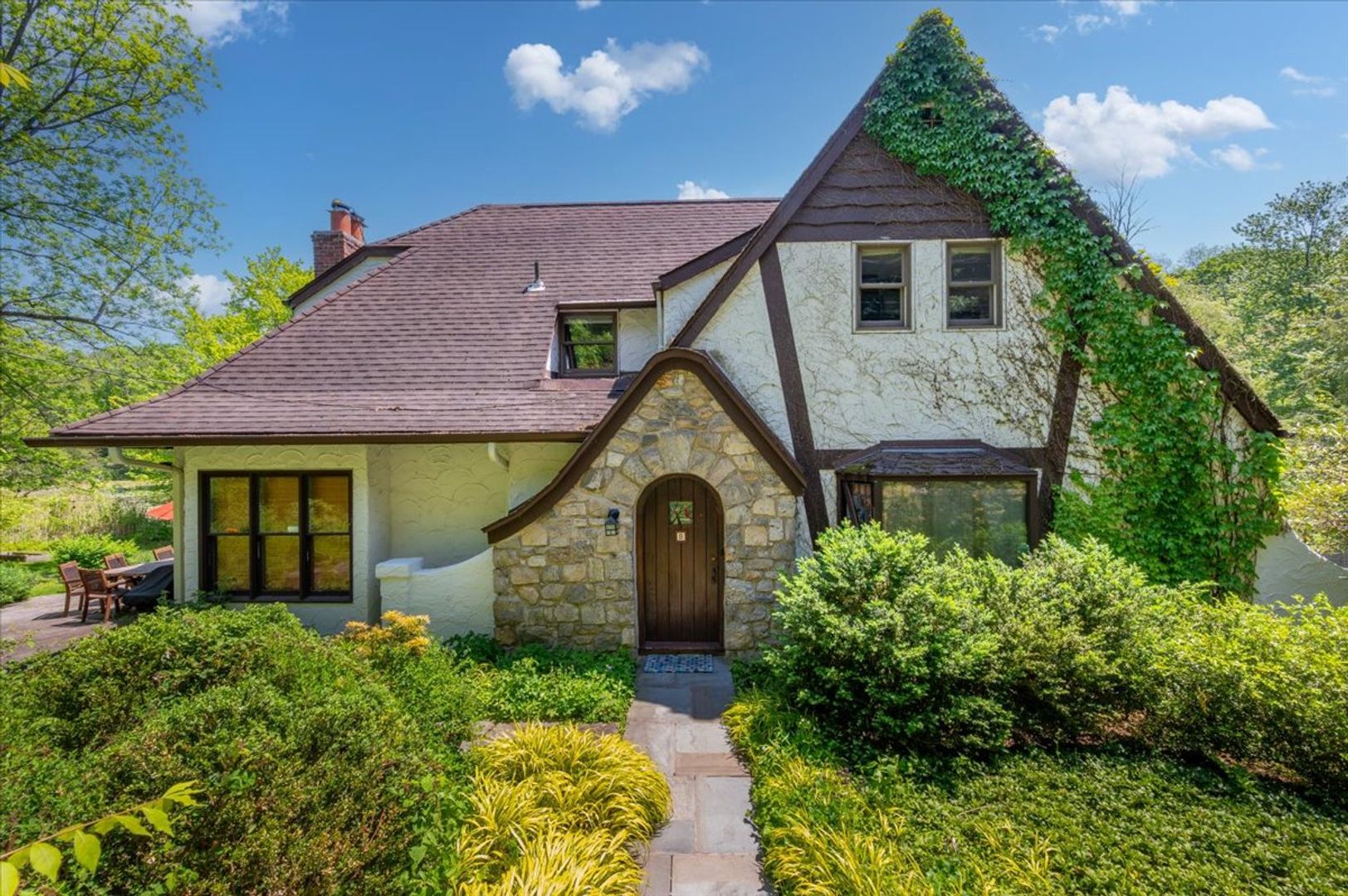 Chappaqua House: 8 Granite Road