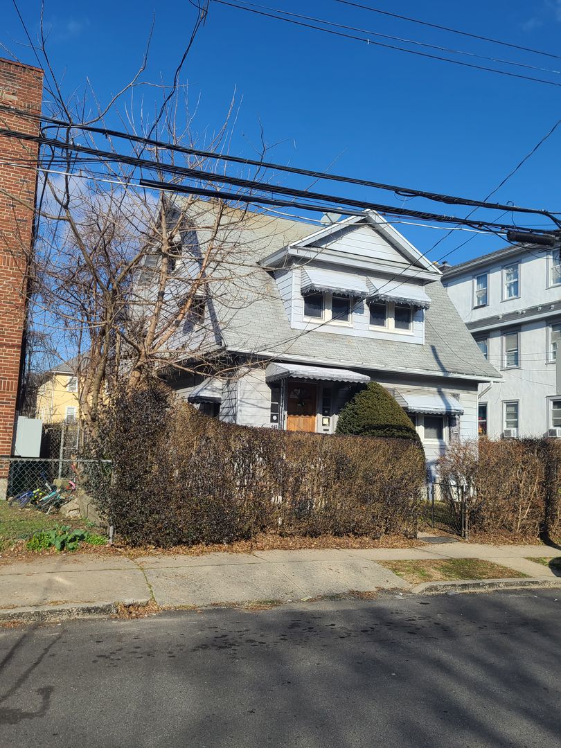 White Plains Apartment: 443 Main Street