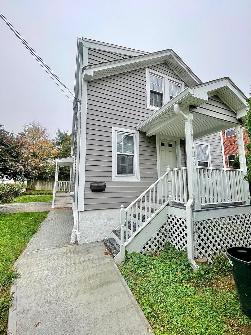 Mamaroneck Apartment: 615 Hall Street