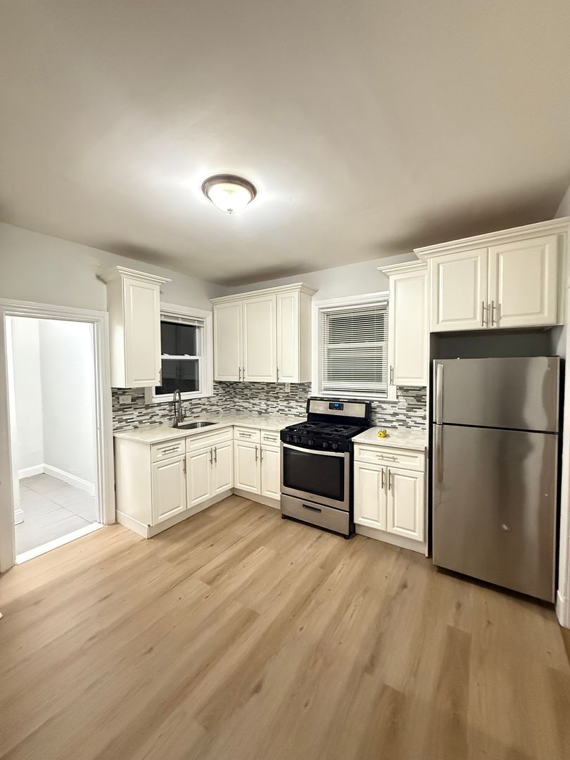 Mount Vernon Apartment: 125 Chester Street