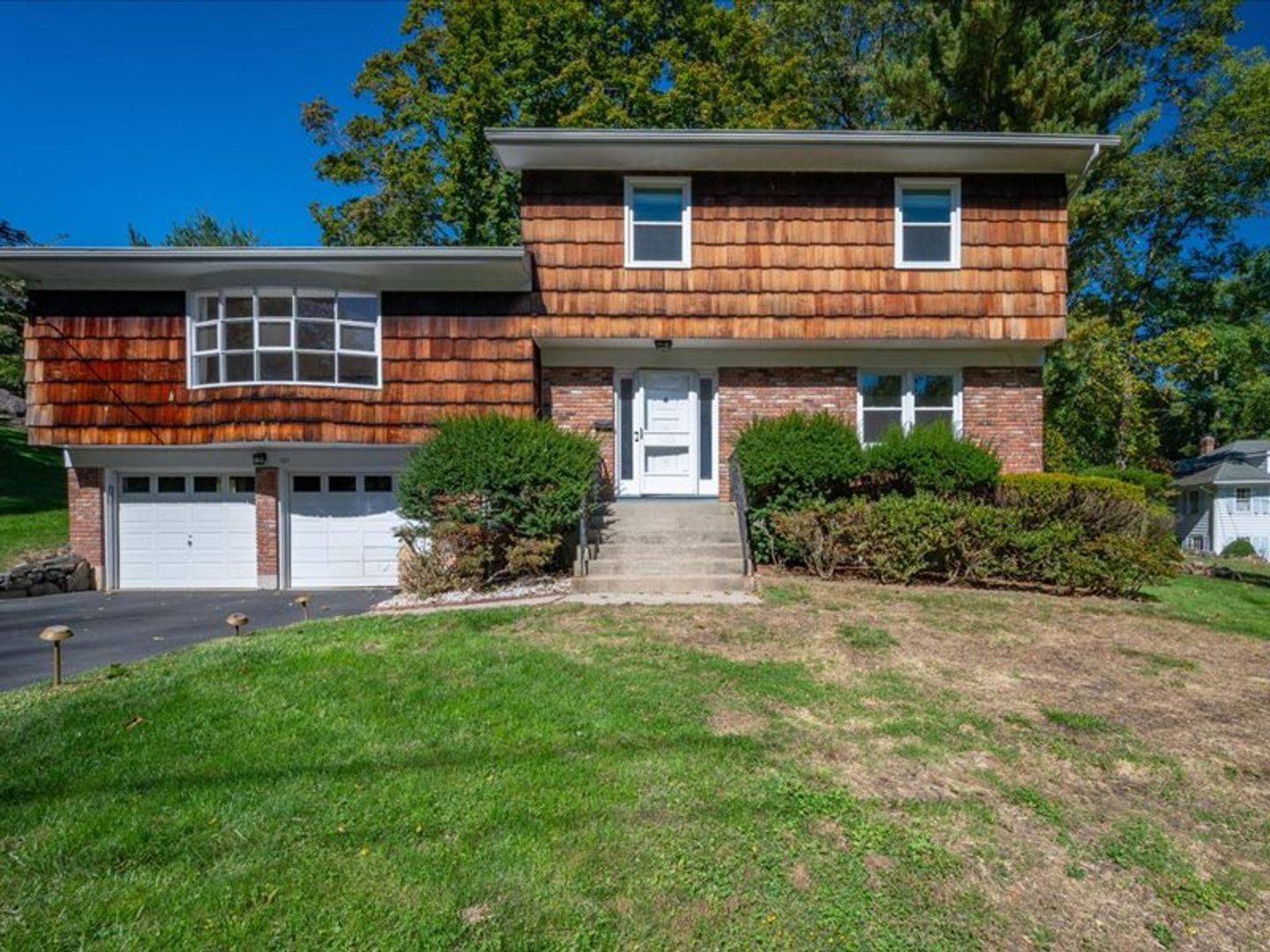 Hartsdale House: 101 Hillcrest Road