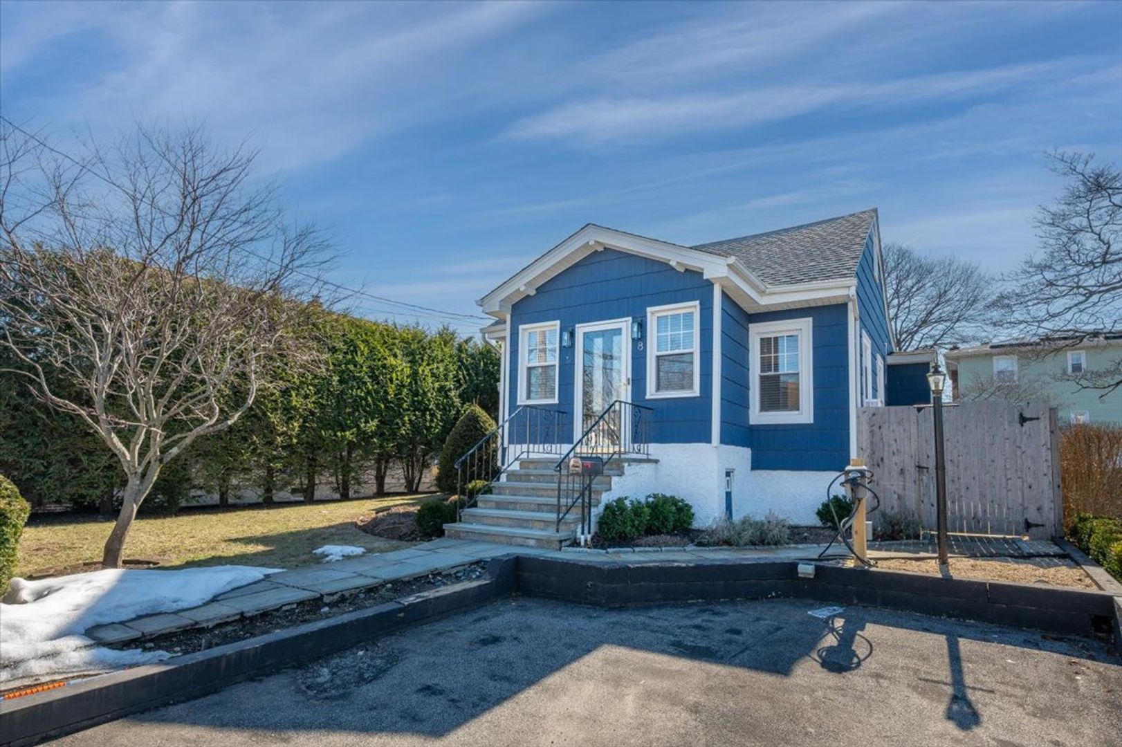 Yonkers House: 8 Ashford Place