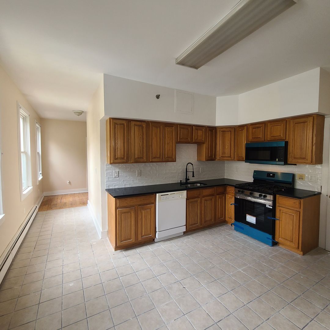 Yonkers Apartment: 42 Parsons Street