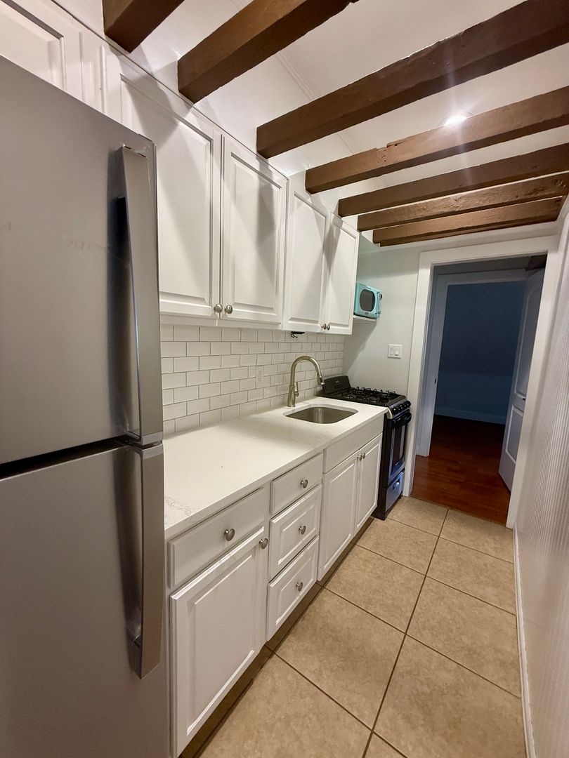 Tarrytown Apartment: 52 North Washington Street