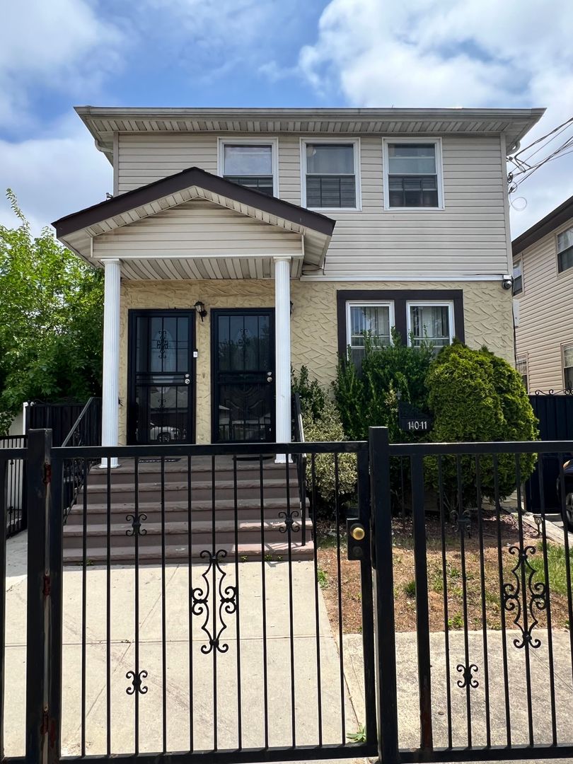 Jamaica Apartment: 140-11 169th St