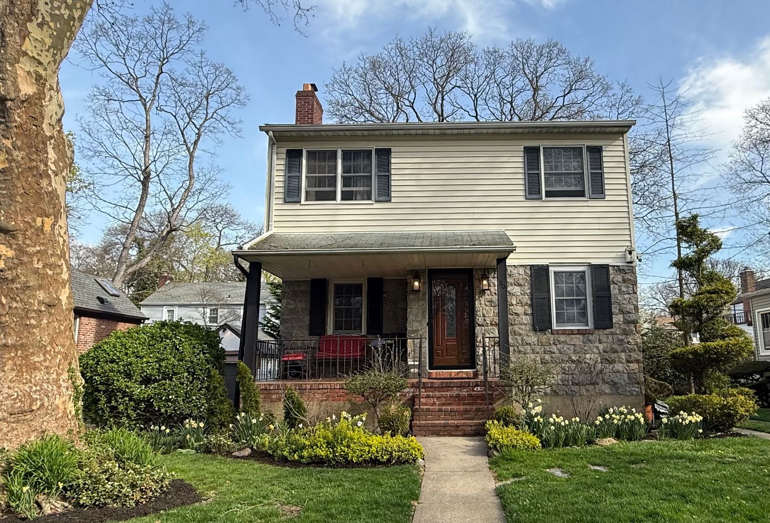 Freeport House: 20 Mayfair Ct