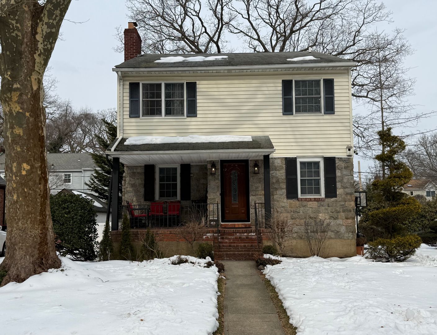 Freeport House: 20 Mayfair Ct